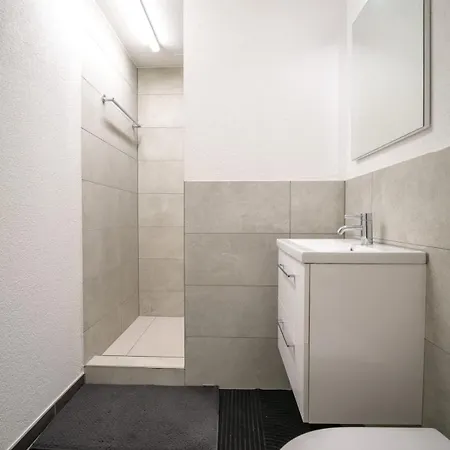 Compact With Easy Access And Near Center Zürich