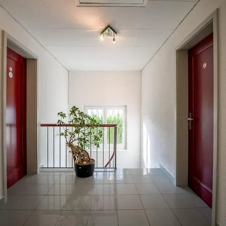 Compact With Easy Access And Near Center Vakantiehuis Zürich